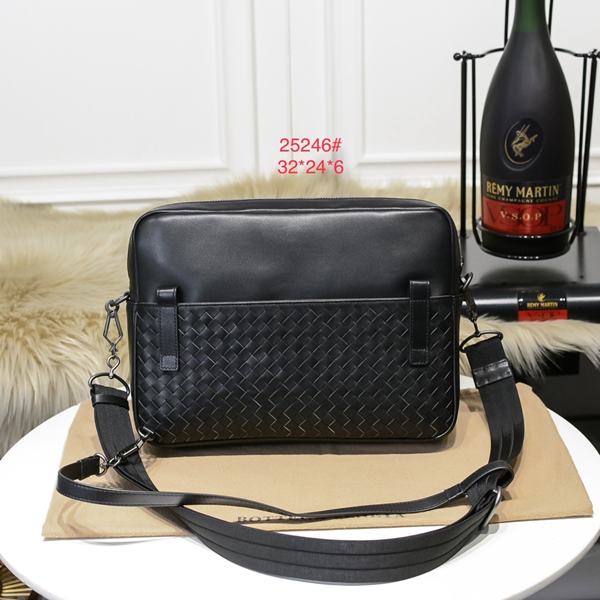 ボッテガヴェネタバッグ正面デザイン